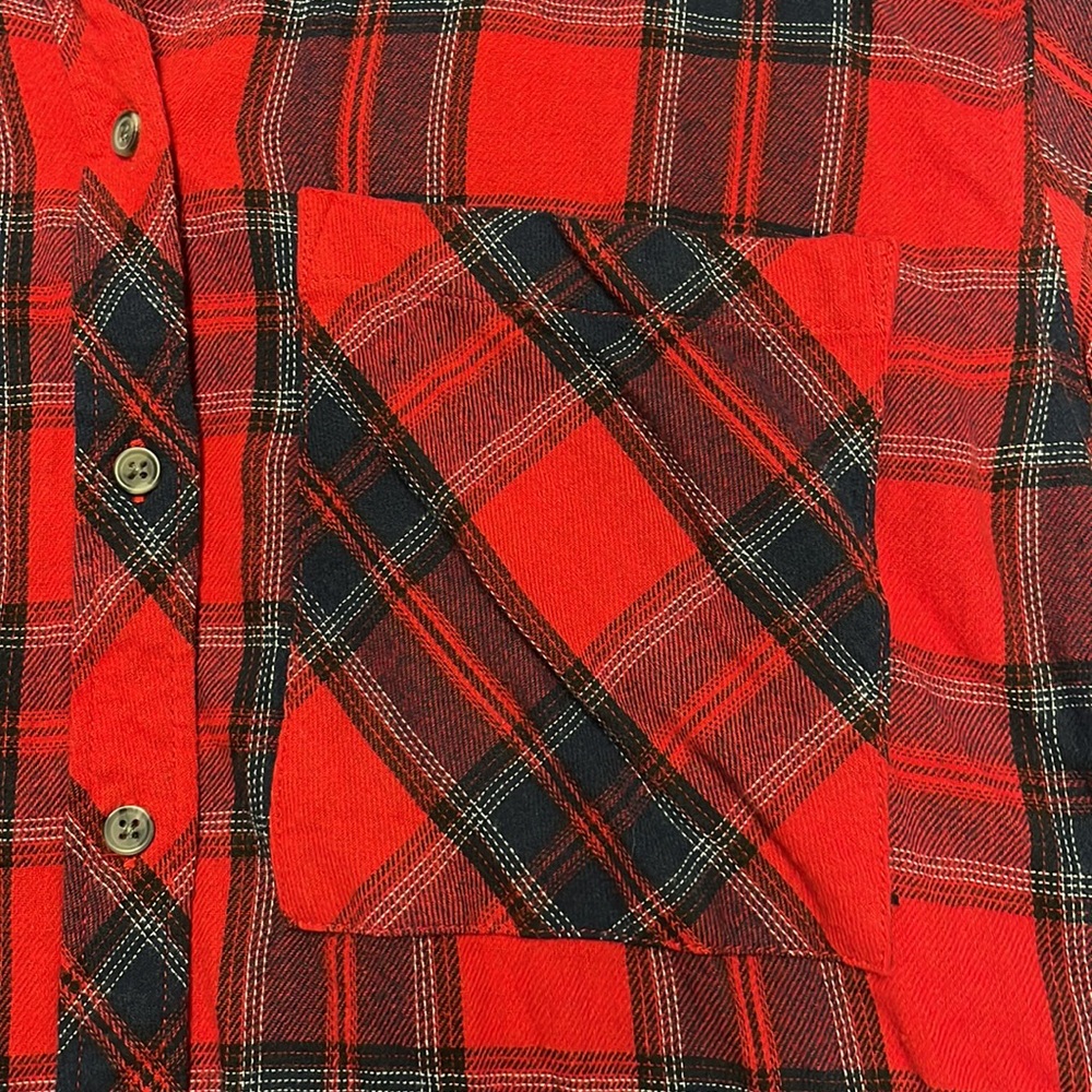 Astradivarius women button down shirt. Small - Picture 3 of 4